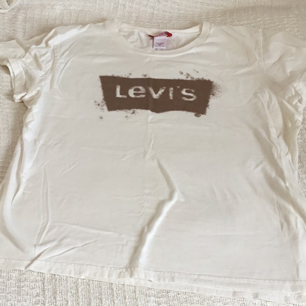 2 ladies XL T-shirts